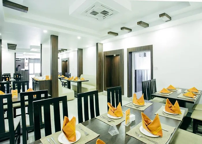 Oyo 11474 Gangaur Regency Boutique Hotel