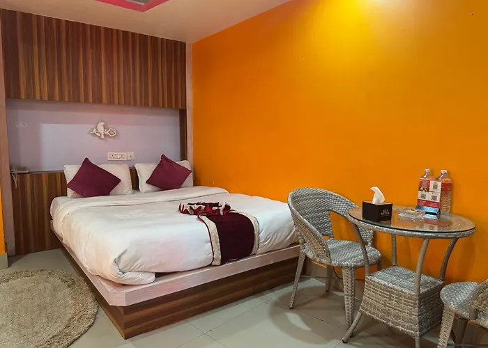 Om Tandoori Hotel