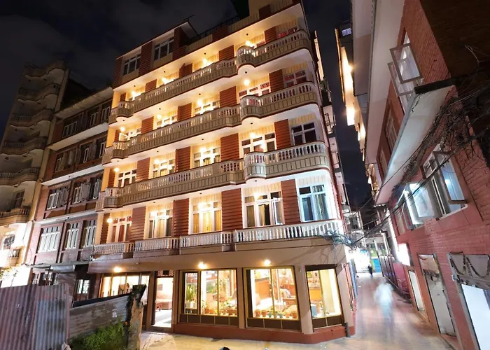Hotel Triratna