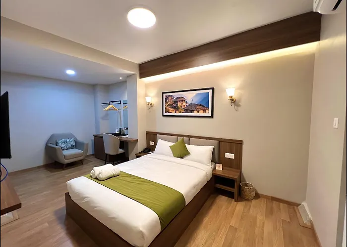 The Old Alley Hotel & Apartment