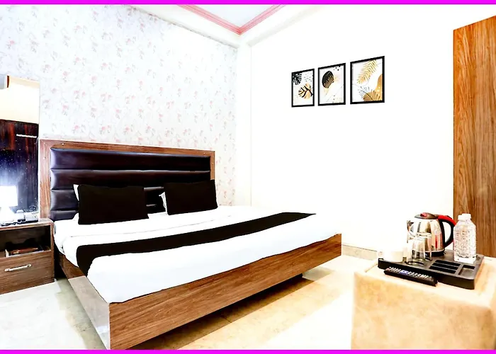 Hotel Chankaya Bnr Palace - Jagannath Temple - Sea Beach - Swimming Pool- Restaurant - Lift And Parking Facilities - Fully Air Condition With All Luxury Luxuary Rooms With Attached-Balcony - A Top Rated Hotel