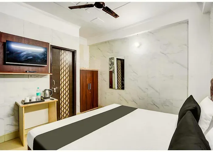 Hotel Shriman Premium Inn#Near Swargadwar Market And Jagannath Temple, Fully Air-Conditioned Hotel With Wifi - Lift - Restaurant And Parking Facilities - Best Budget Hotel