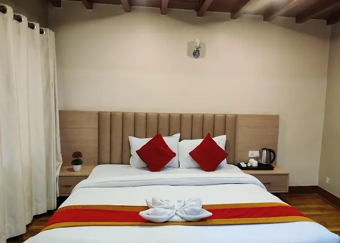 Redstone Regency Hotel