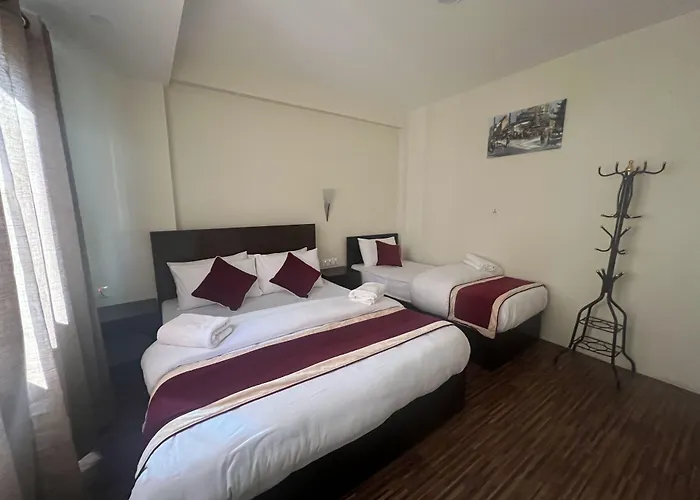 Hotel Down To Earth