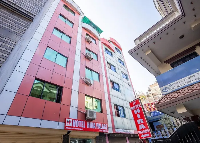 Oyo 826 Hotel Hira Palace