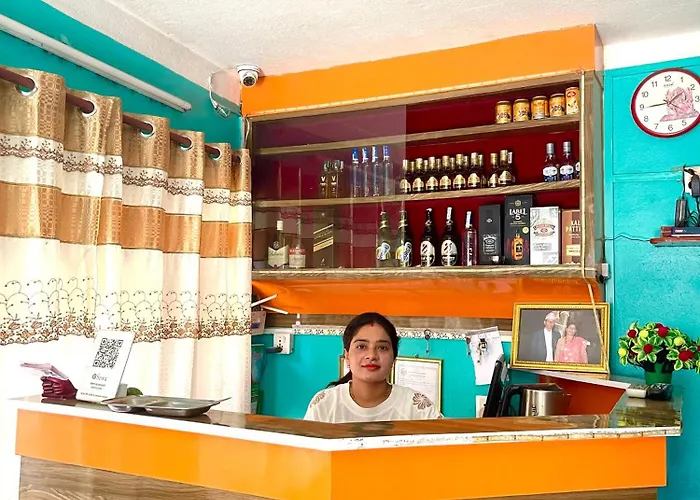 Parbat Unique Guest House