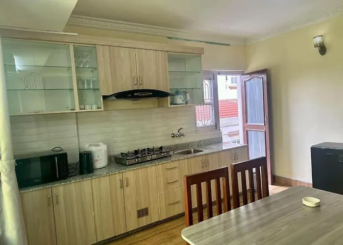 Lama Apartment