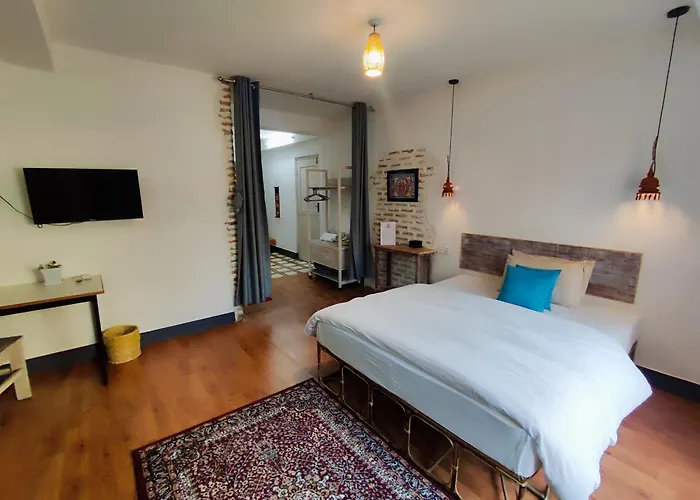 Omana Hotel
