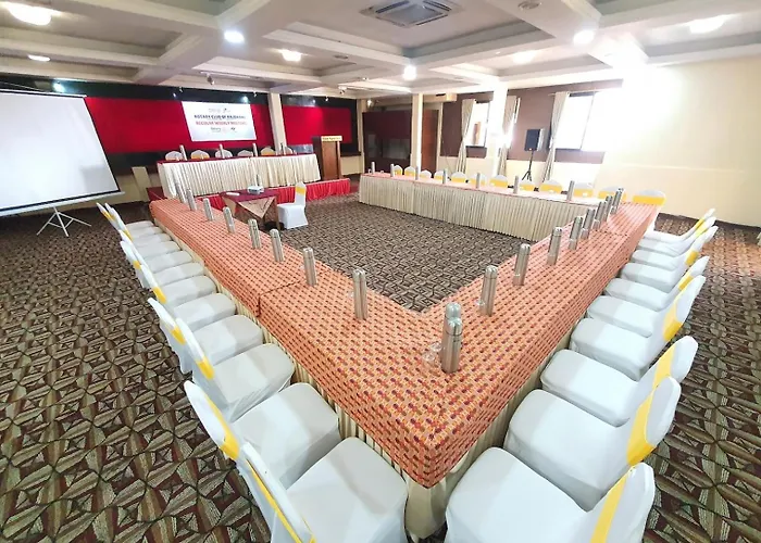 Yellow Pagoda Hotel