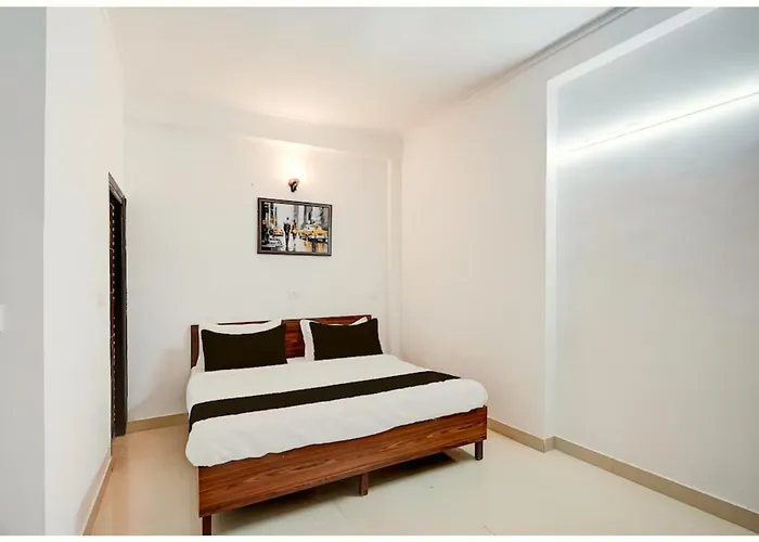 Hotel Citrine-Suites Resorts Near Shri Radha Girdhar Gopal Temple - Restaurant - Lift And Parking Facilities - Fully Air Condition With All Luxury Luxuary Rooms With Attached-Balcony - A Top Rated Hotel