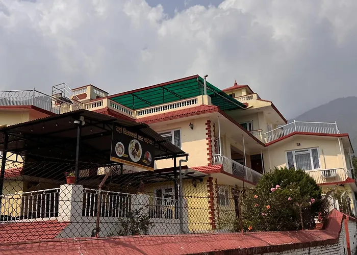 555 Home Stay And Restaurant