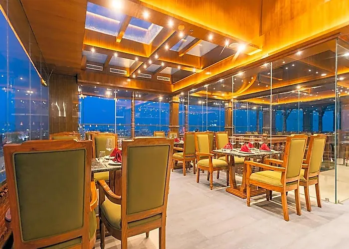 Aarya Hotel & Spa