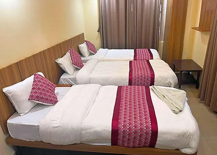 Rightway Hotel & Restaurant