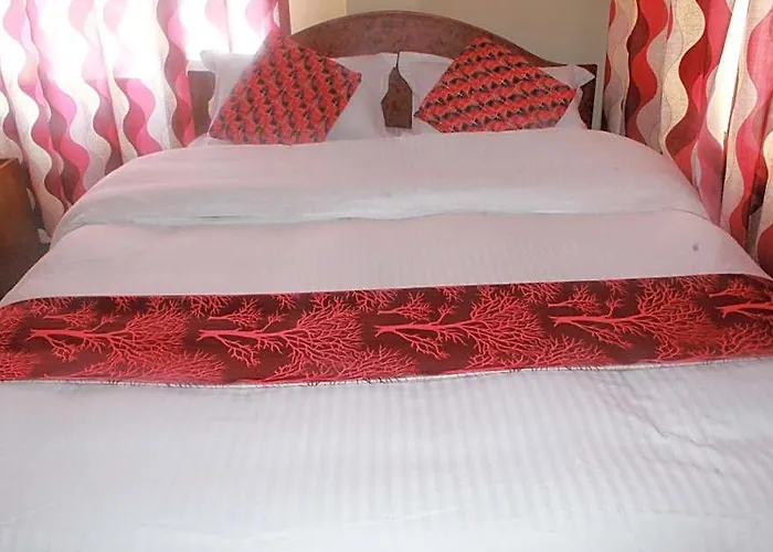 Best Hostel And Ananda Garden Restaurant