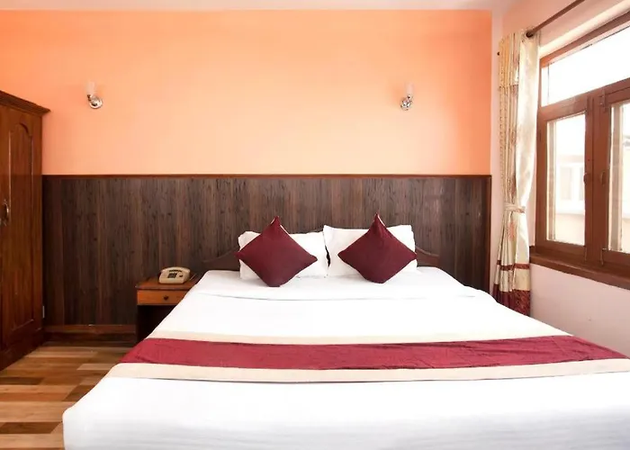 Oyo 374 Hotel Holiday Taj