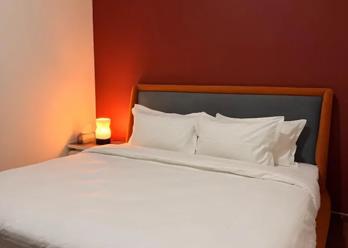 Spacious 3Bhk For Families & Groups In City Center