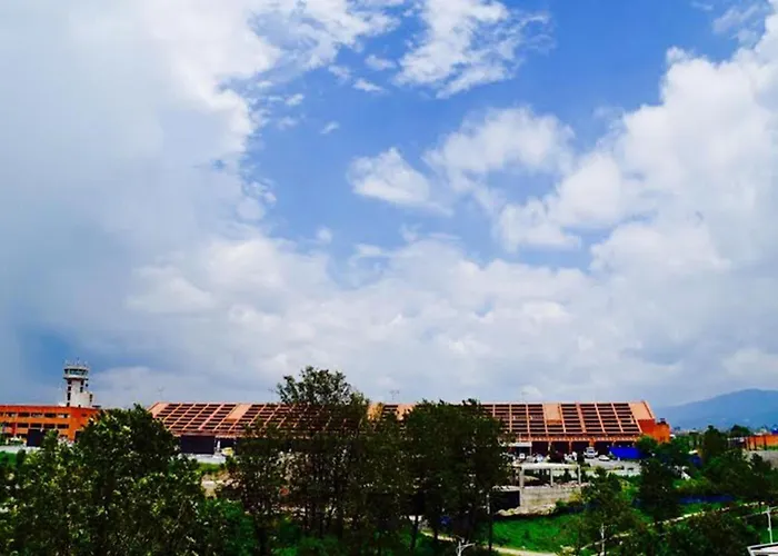 Hotel Regal Airport