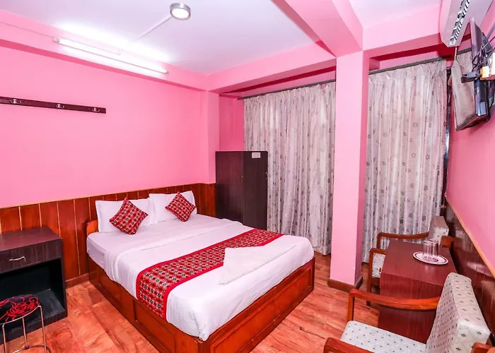 4 Seasons Hostel