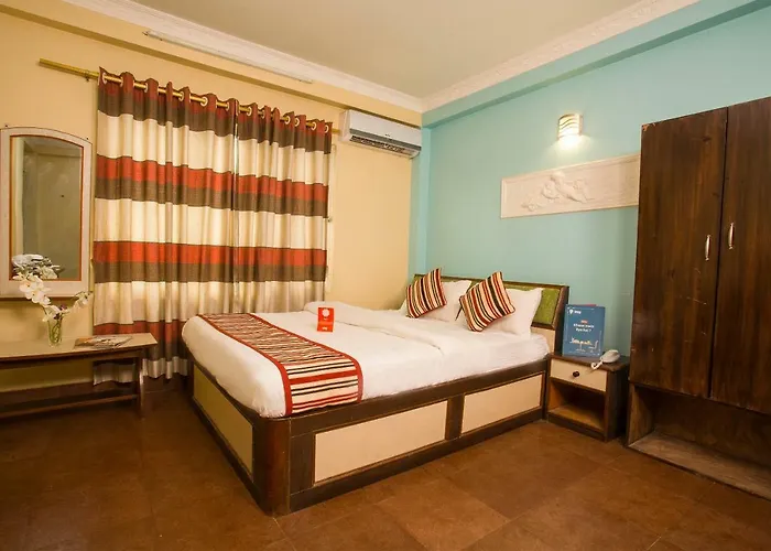 Oyo 145 Sirahali Khusbu Hotel &Lodge