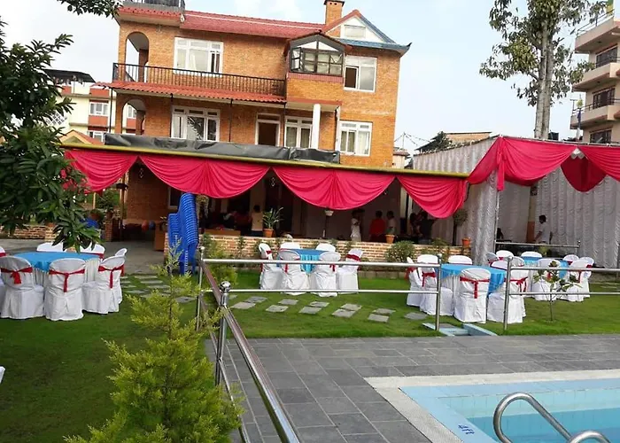 Karma'S Leisure Inn